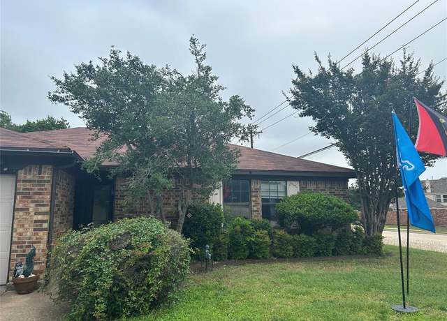 Property at 6419 Plainview Dr, Arlington, TX 76018, 3 beds, 2 baths