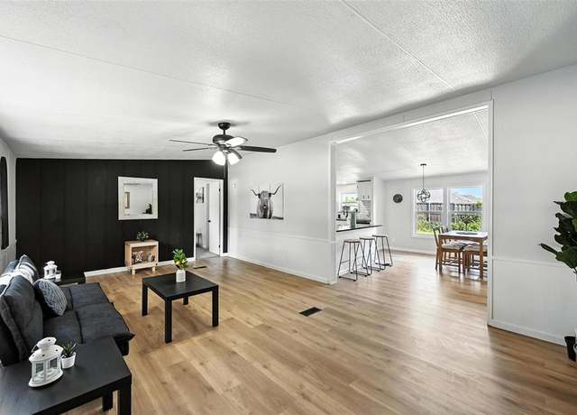 Property at 1309 Vinewood Dr, Mansfield, TX 76063, 3 beds, 2 baths