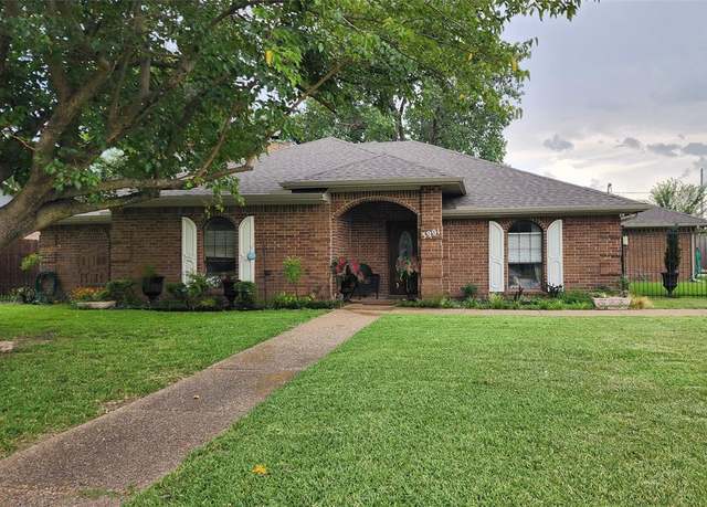 Property at 3901 Lynnwood Dr, Rowlett, TX 75088, 3 beds, 2 baths