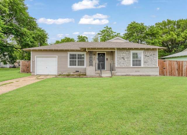Property at 208 W Evans Ave, Bonham, TX 75418, 3 beds, 2 baths