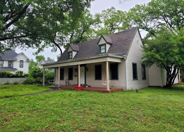 Property at 206 S Gaines St, Ennis, TX 75119, 4 beds, 3 baths