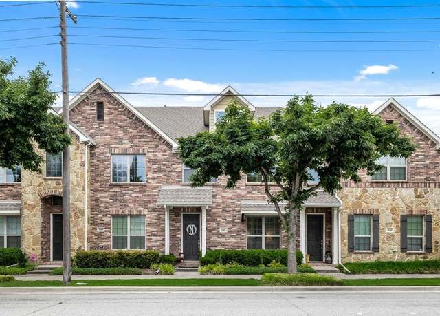 Property at 544 S Greenville Ave, Richardson, TX 75081, 2 beds, 2.5 baths