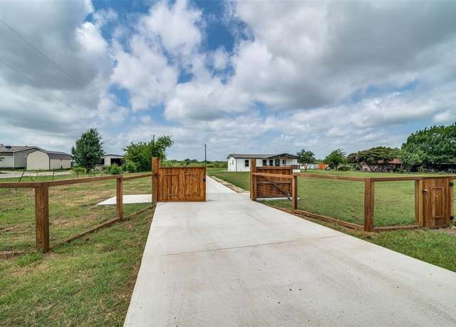 Property at 4580 County Road 107, Kaufman, TX 75142, 3 beds, 3.5 baths