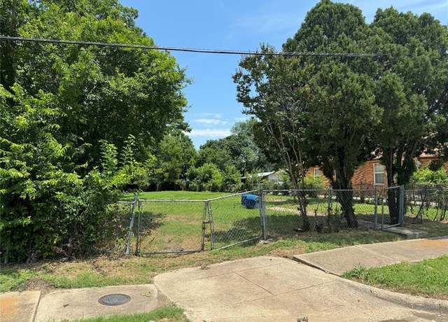 Property at 2822 Ingersoll St, Dallas, TX 75212