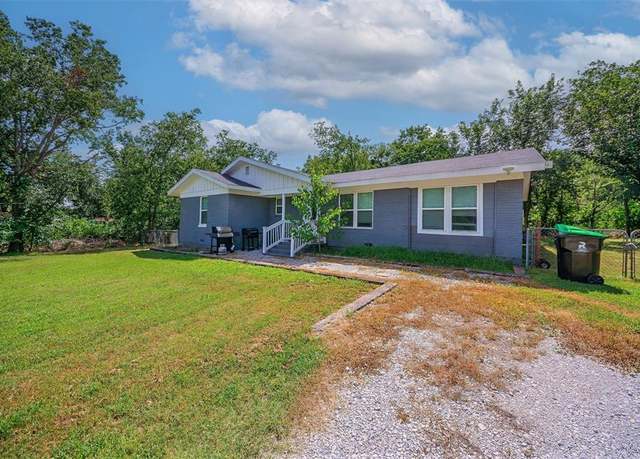 Property at 420 S Evans St, Boyd, TX 76023, 3 beds, 2 baths