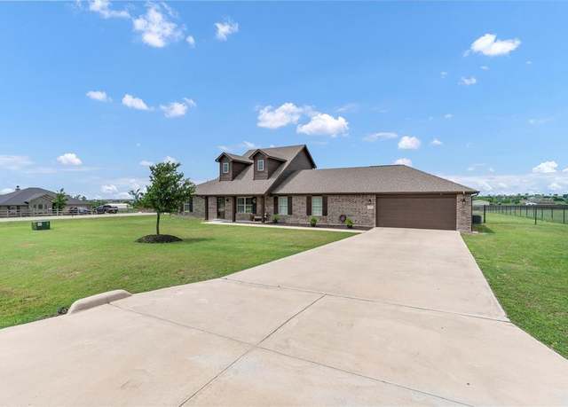 Property at 194 Hillcrest Ln, Decatur, TX 76234, 4 beds, 2 baths
