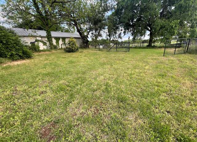Property at 1941 County Road 223, Collinsville, TX 76233, 2 beds, 2 baths