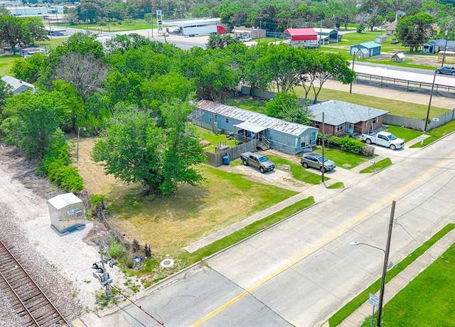 Property at 515 E 13th Ave, Corsicana, TX 75110