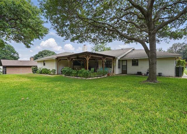 Property at 3720 Wharton Dr, Fort Worth, TX 76133, 4 beds, 2.5 baths