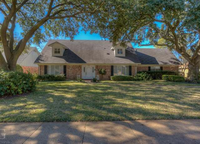 Property at 2509 N Waverly Dr, Bossier City, LA 71111, 3 beds, 2.5 baths