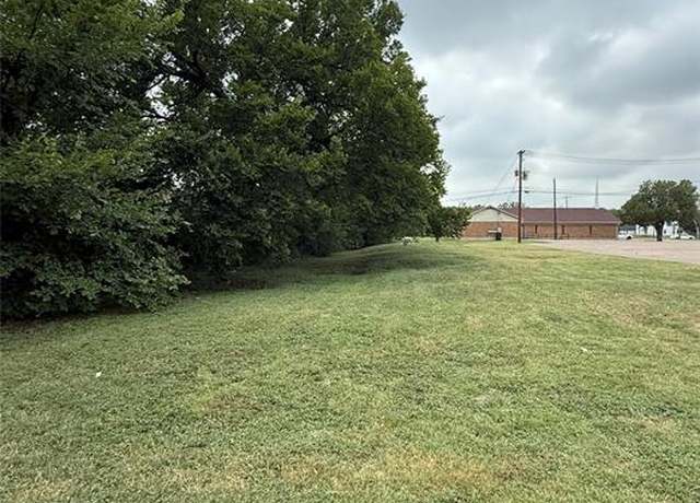 Property at 1804 Ash Crescent St, Fort Worth, TX 76104