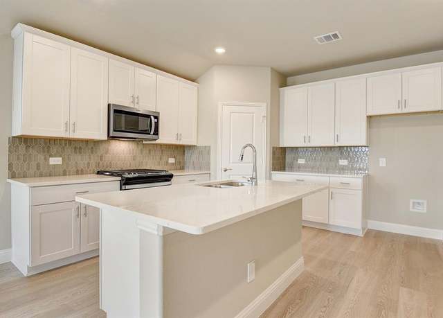 Property at 4021 Medina Dr, Farmersville, TX 75442, 3 beds, 2 baths
