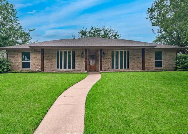 Property at 310 Buffalo Creek Dr, Waxahachie, TX 75165, 3 beds, 2 baths