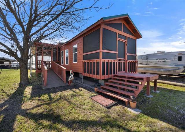 Property at 2092 Pelican Isle Dr, Kerens, TX 75144, 2 beds, 1.5 baths