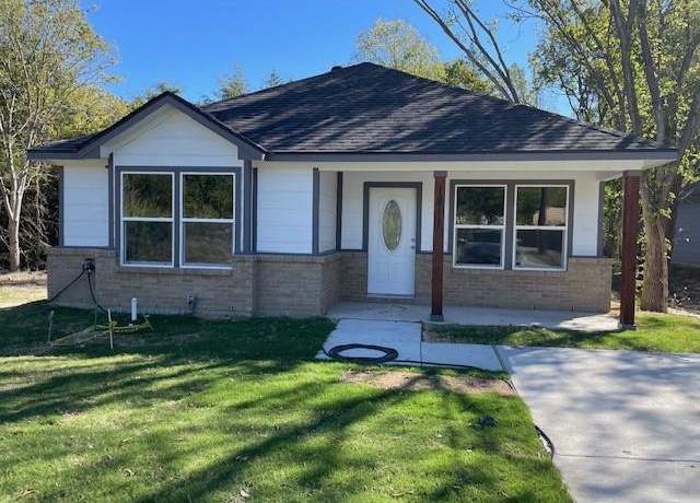 Property at 1811 Morgan St, Greenville, TX 75401, 3 beds, 2 baths