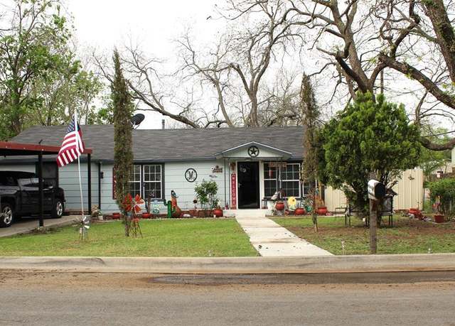 Property at 1090 N Race St, Stephenville, TX 76401, 4 beds, 2 baths