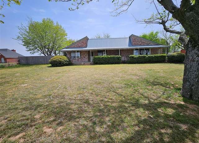 Property at 1352 Winn Rd, Bowie, TX 76230, 3 beds, 2 baths