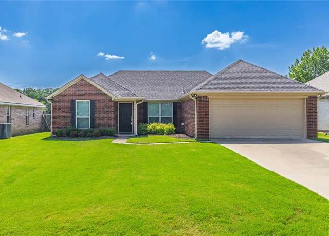 Property at 7404 Hackberry Dr, Greenville, TX 75402, 3 beds, 2 baths