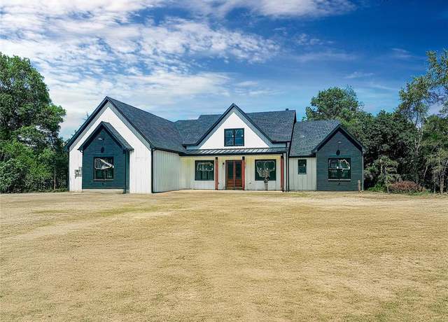 Property at 1418 Oak Hill Dr, Van Alstyne, TX 75495, 4 beds, 3.5 baths