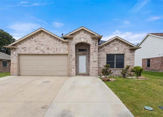 Property at 945 Hannah Way, Dallas, TX 75263, 4 beds, 2 baths