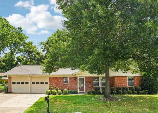 Property at 1012 Livingston Dr, Hurst, TX 76053, 3 beds, 2 baths