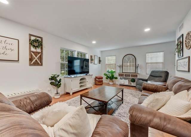 Property at 6555 Calmont Ave, Fort Worth, TX 76116, 3 beds, 2 baths