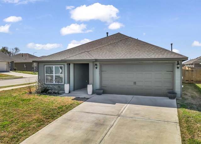 Property at 13503 Roosevelt Arch Dr, Ponder, TX 76259, 3 beds, 2 baths