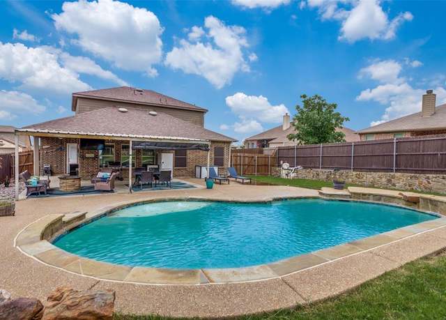 Property at 1309 Foxglove Ln, Burleson, TX 76028, 4 beds, 3 baths
