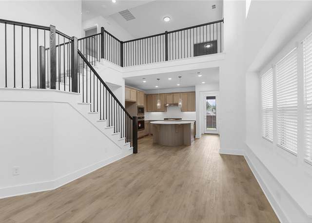 Property at 1008 Tulip Pl, Crowley, TX 76036, 3 beds, 2.5 baths