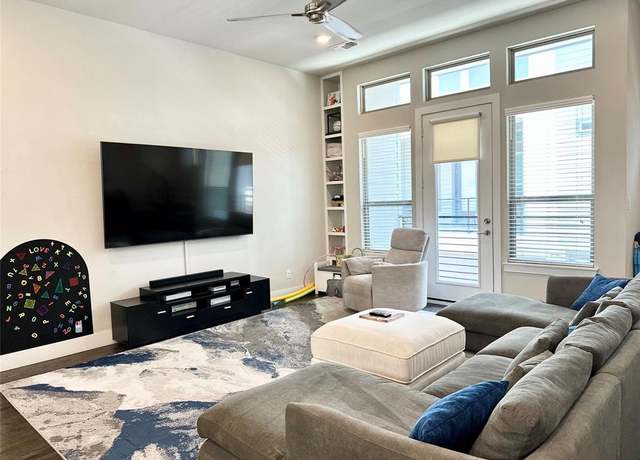 Property at 4226 Roseland Ave, Dallas, TX 75204, 2 beds, 2.5 baths