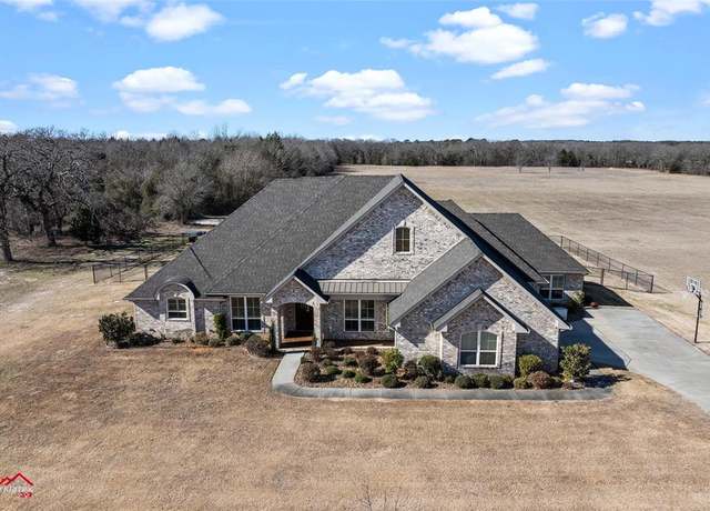 Property at 15631 Stallion Lake Blvd, Lindale, TX 75771, 4 beds, 2.5 baths