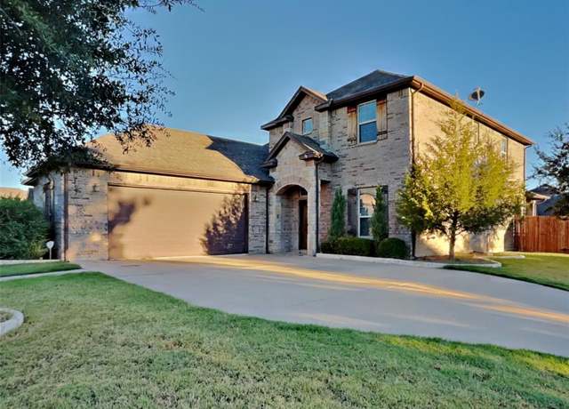 Property at 300 Madison St, Burleson, TX 76028, 3 beds, 2.5 baths
