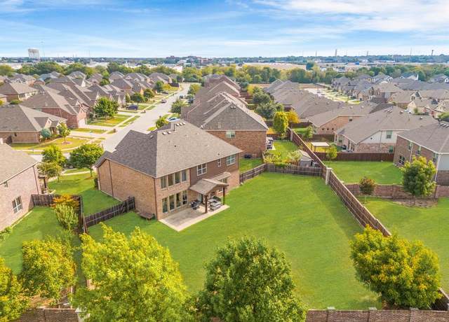 Property at 1601 Saint Albans Dr, Mckinney, TX 75071, 4 beds, 3.5 baths