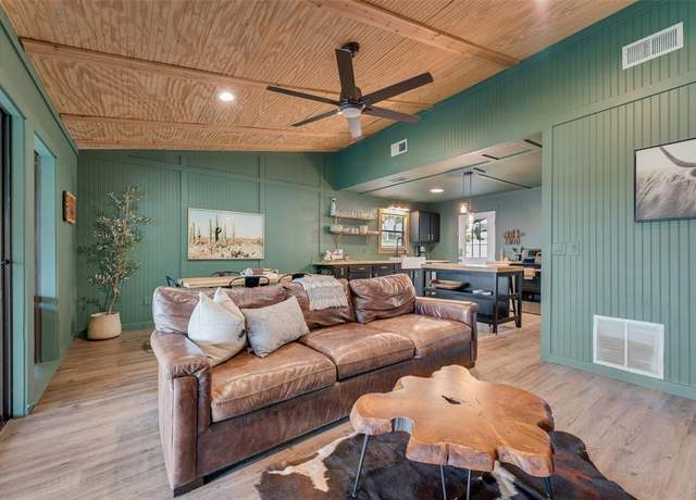 Property at 164 Redondo Rd, Gun Barrel City, TX 75156, 4 beds, 2.5 baths