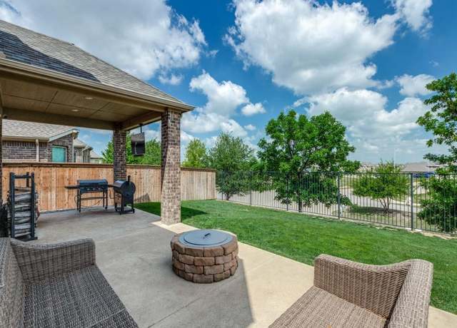 Property at 720 Lawndale St, Celina, TX 75009, 4 beds, 3.5 baths