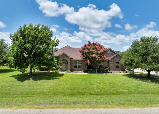 Property at 3106 Teocalli Ct, Granbury, TX 76049, 3 beds, 2 baths