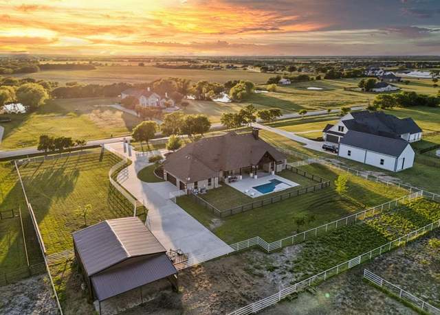 Property at 3447 N Preston Lakes Dr, Celina, TX 75009, 3 beds, 3.5 baths