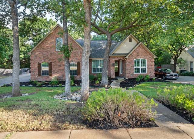 Property at 1905 Clear Creek Dr, Weatherford, TX 76087, 3 beds, 2.5 baths
