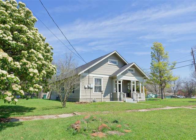Property at 501 W Star St, Gainesville, TX 76240, 3 beds, 2 baths