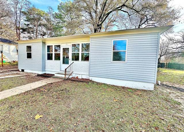 Property at 3416 Moore Dr, Texarkana, TX 75503, 3 beds, 2 baths