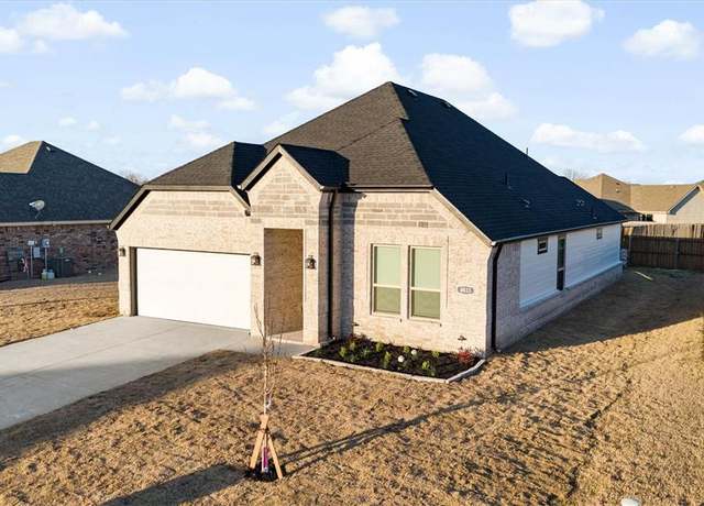 Property at 8833 Kiowa Dr, Greenville, TX 75402, 4 beds, 2.5 baths