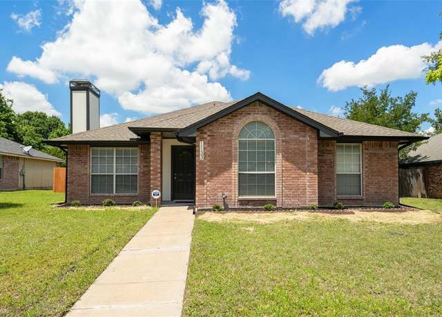 Property at 1133 Rosewood Ln, Lancaster, TX 75146, 3 beds, 2 baths