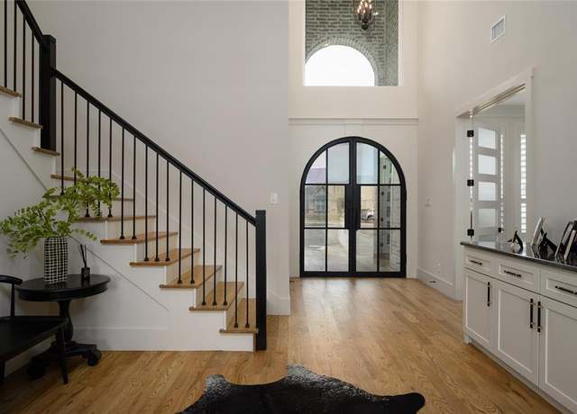 Property at 105 Shawnee Trl, Pottsboro, TX 75076, 6 beds, 5 baths