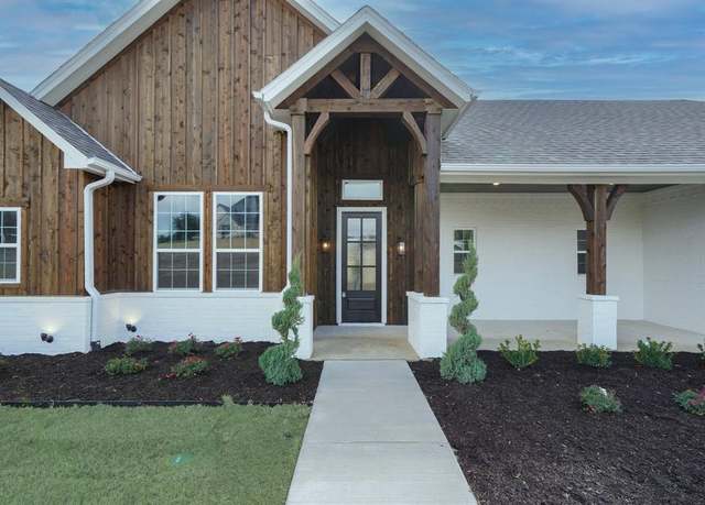 Property at 257 Coalson, Azle, TX 76020, 4 beds, 2.5 baths