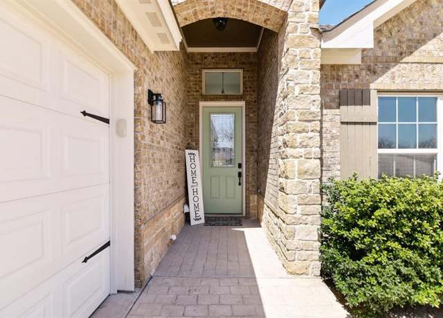 Property at 6500 Arcola Ct, Granbury, TX 76049, 4 beds, 2 baths