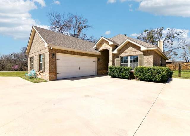 Property at 6500 Arcola Ct, Granbury, TX 76049, 4 beds, 2 baths