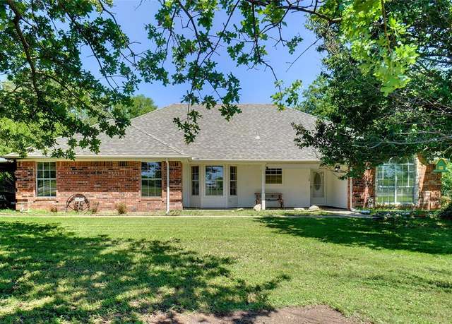 Property at 118 Brangus Ct, Paradise, TX 76073, 3 beds, 2 baths