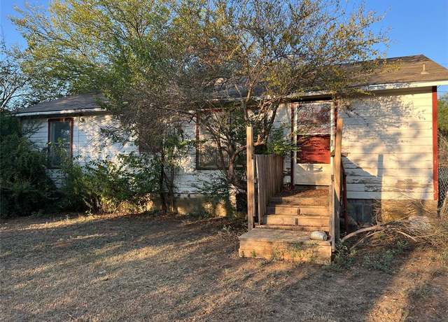 Property at 213 S 6th St, Jacksboro, TX 76458, 2 beds, 1 bath
