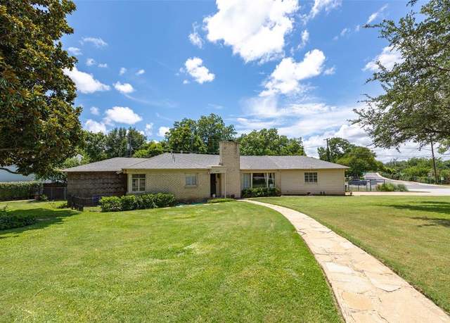 Property at 2600 Colonial Pkwy, Fort Worth, TX 76109, 3 beds, 2 baths