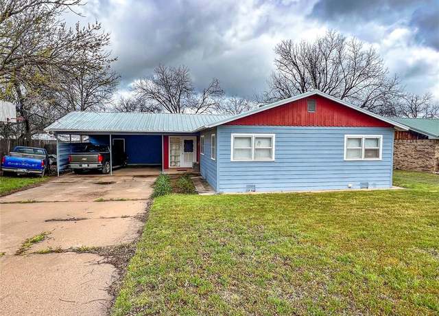 Property at 904 4th St, Knox City, TX 79529, 3 beds, 2 baths
